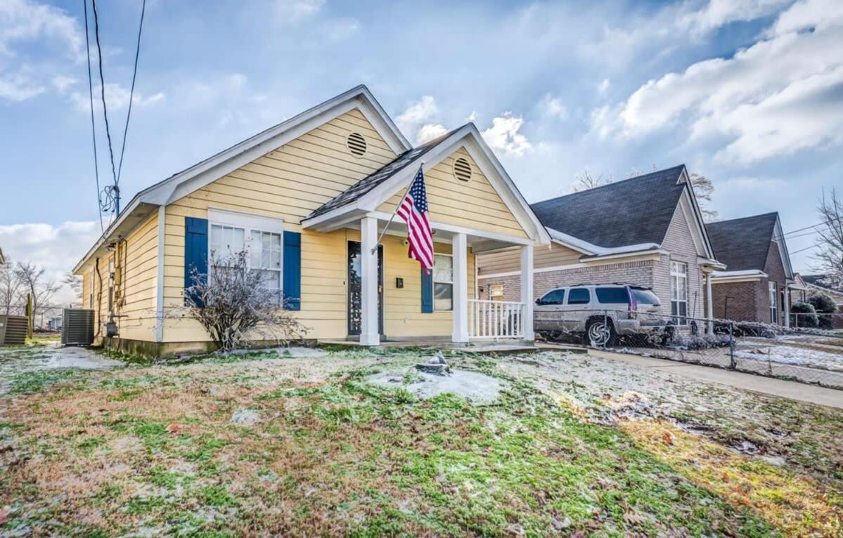 Bluff Bungalow- Minutes To Beale Street Holiday home Memphis